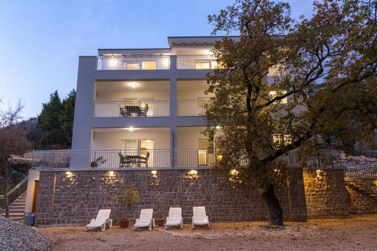 Apartmani Villa Paulo Starigrad Paklenica Exterior foto