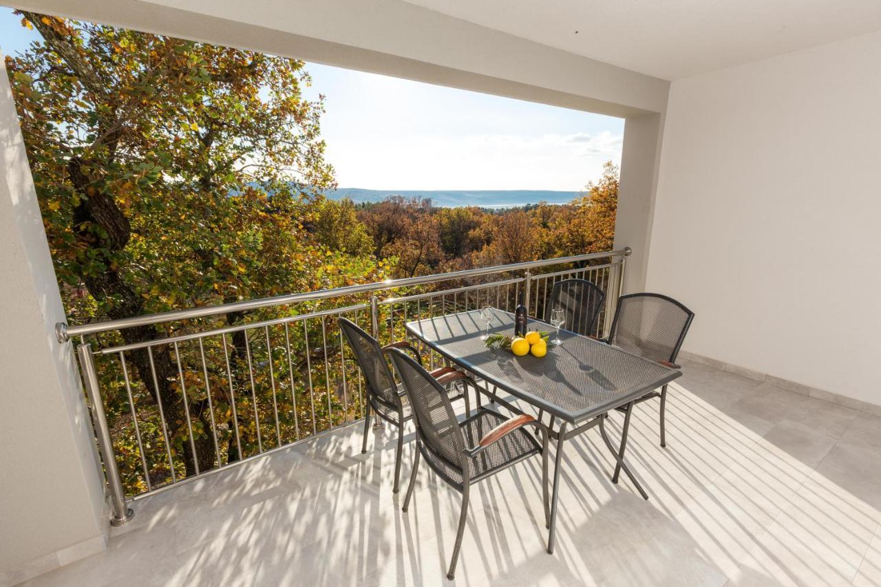 Apartmani Villa Paulo Starigrad Paklenica Exterior foto