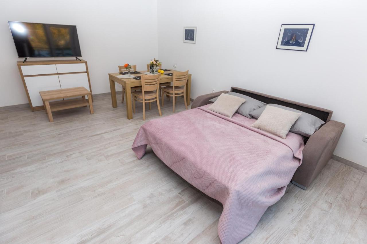 Apartmani Villa Paulo Starigrad Paklenica Exterior foto