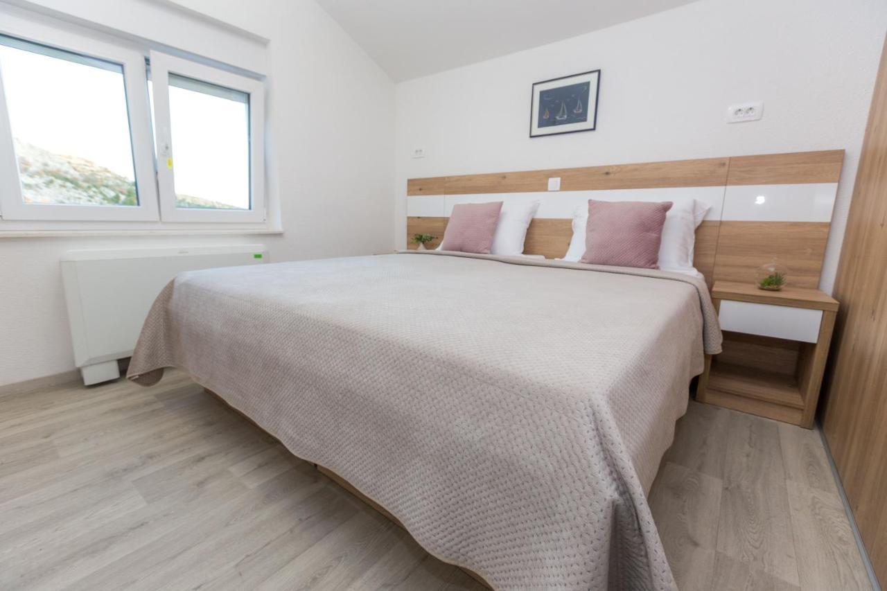 Apartmani Villa Paulo Starigrad Paklenica Exterior foto
