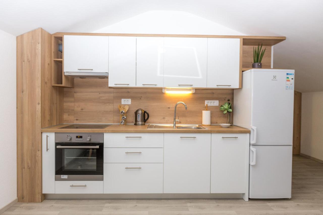 Apartmani Villa Paulo Starigrad Paklenica Exterior foto